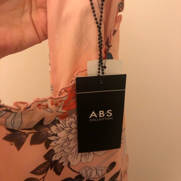 Mini pink floral dress with high neck - new with tags - Picture 2 of 3